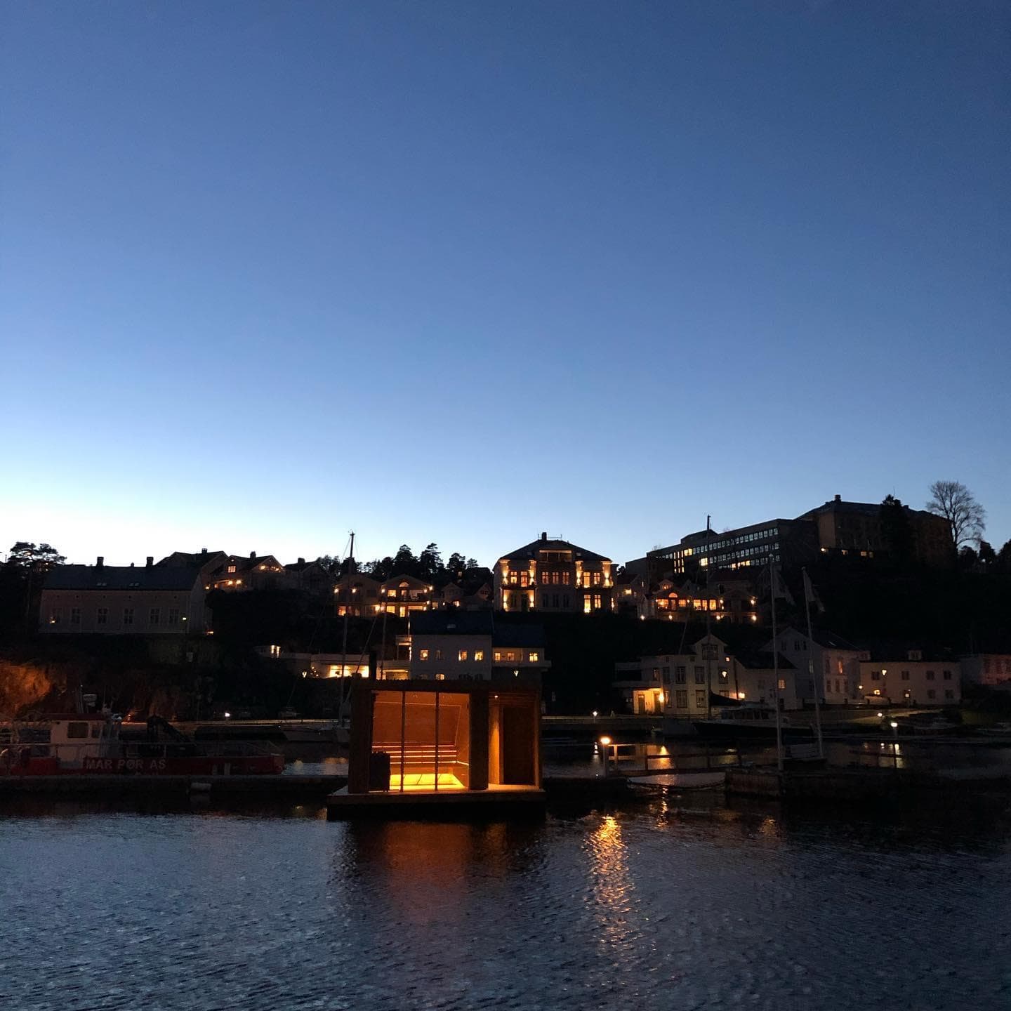 Flytende sauna/badstue i Kragerø Sentrum